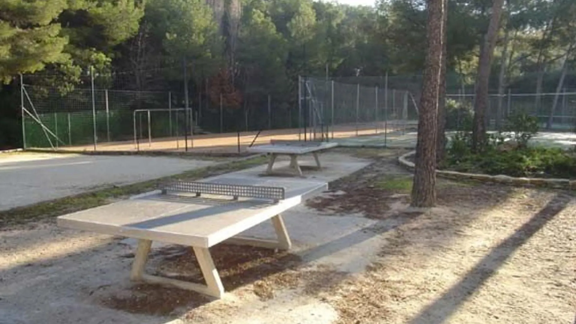 Appartement T3 - Parking - Piscine, Tennis, Proche Plages Et Commerces - Six-Fours-Les-Plages - Fr-1-316-50 0*,  France